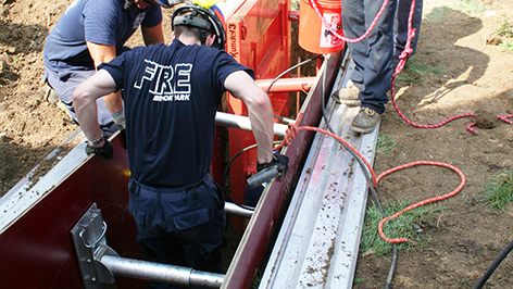 Fire-Fighter-Trench-Collapse-Rescue-Trench-Safety-Equipment-Kundel-industries